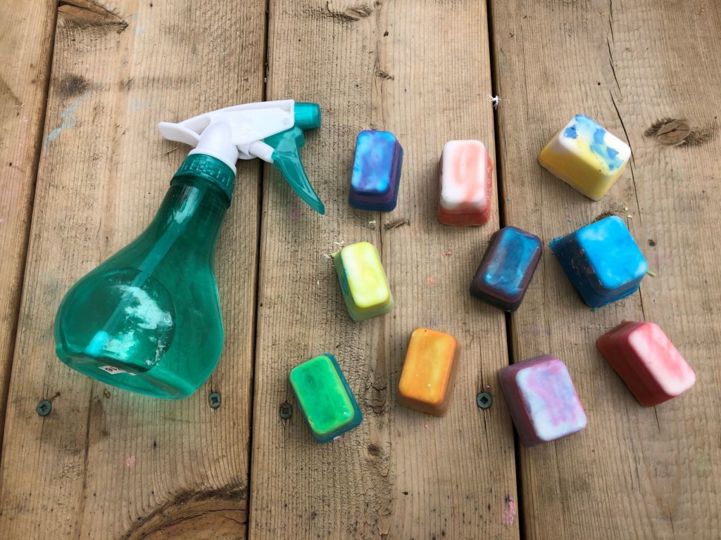 Coloured Ice Cube Surprise: A Baking Soda and Vinegar Experiment